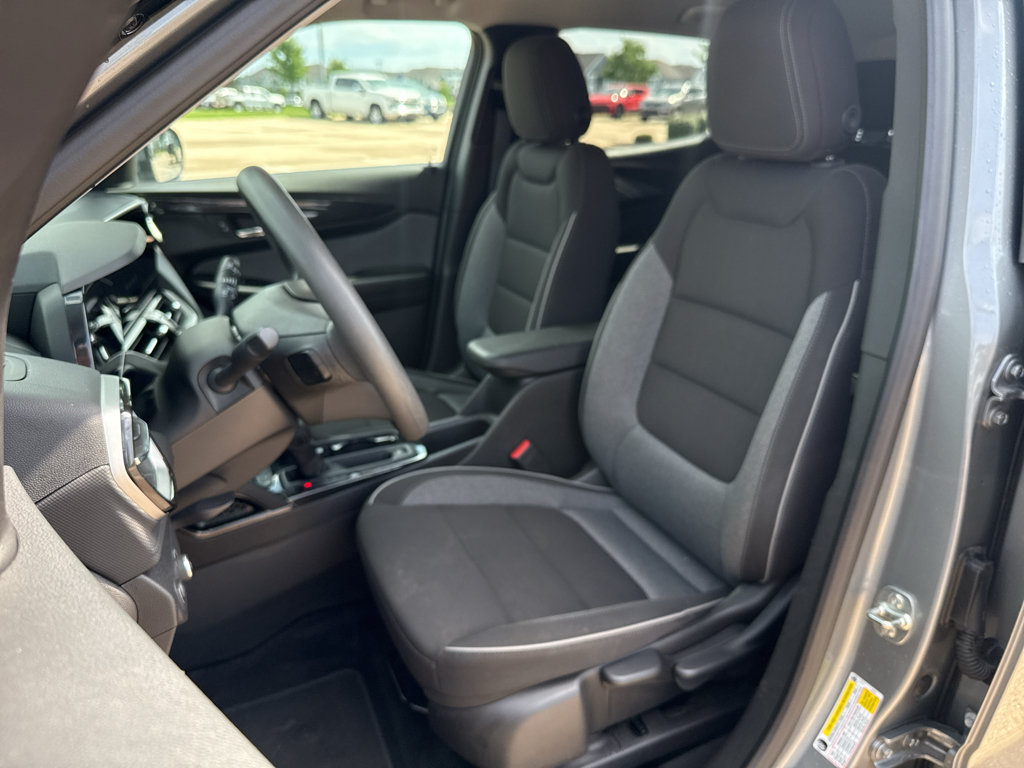 Used 2025 Chevrolet TrailBlazer LT AWD/4WD image 12