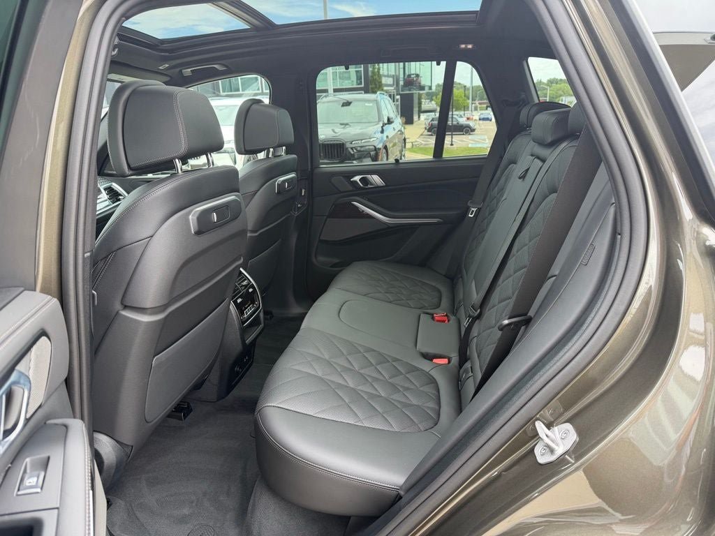 Used 2026 BMW X5 xDrive50e AWD/4WD image 12