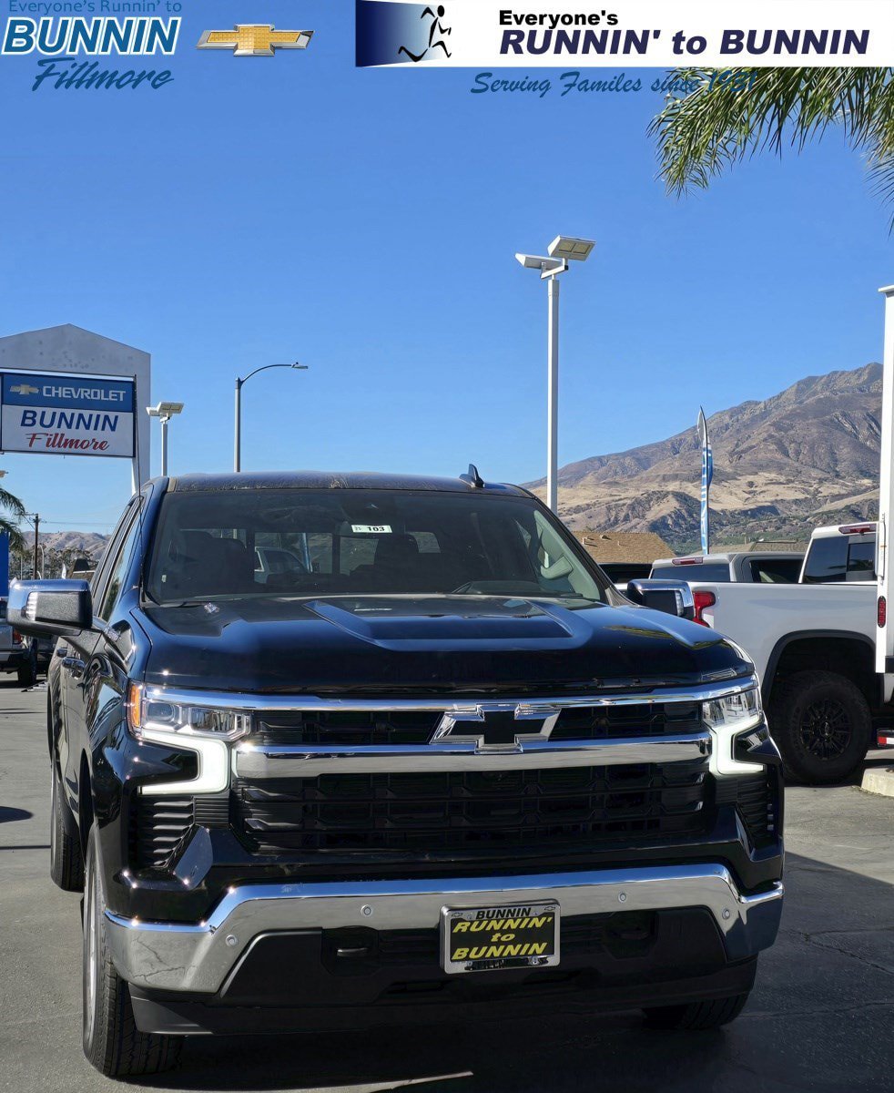 Used 2025 Chevrolet Silverado 1500 LT w/ Safety Package RWD image 1