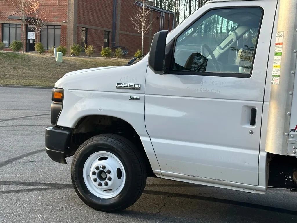 Used 2016 Ford E-350 and Econoline 350 Super Duty image 7