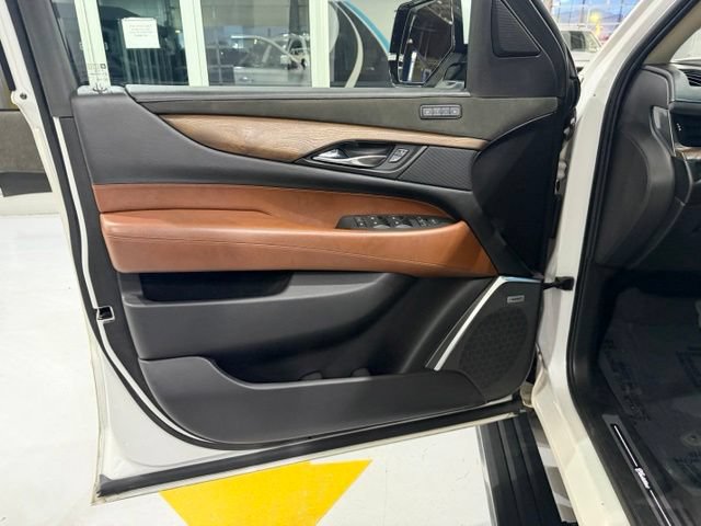 Used 2019 Cadillac Escalade ESV Premium Luxury AWD/4WD image 12