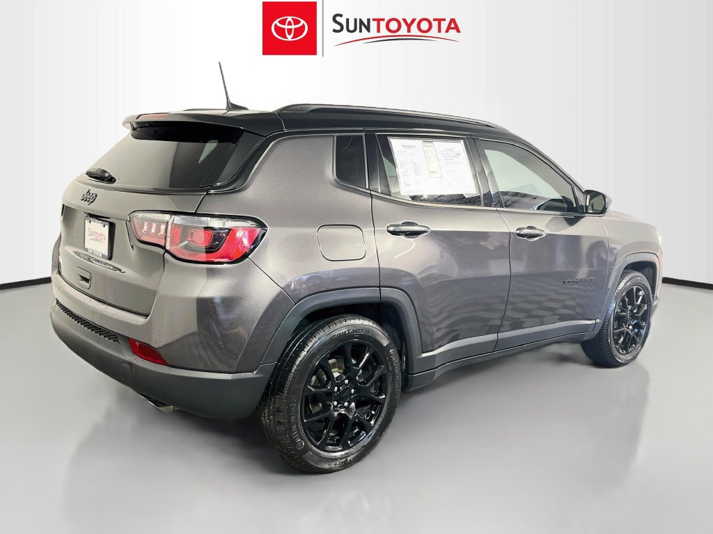 Used 2022 Jeep Compass Latitude FWD image 3