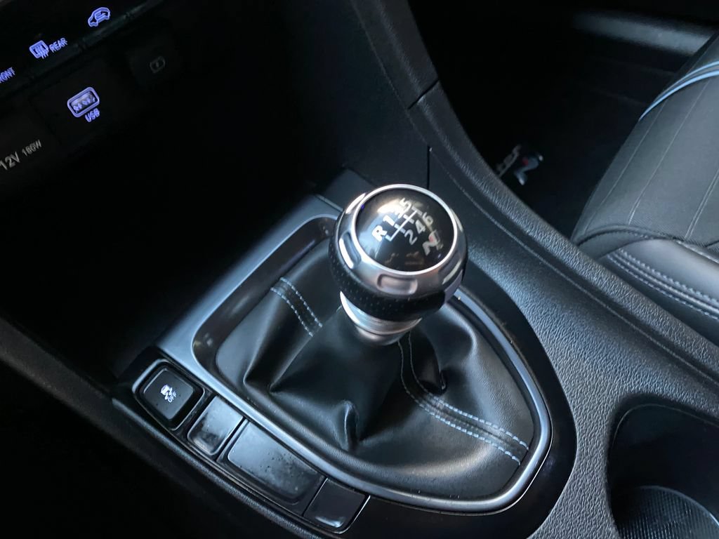 Certified 2022 Hyundai Veloster N FWD image 17