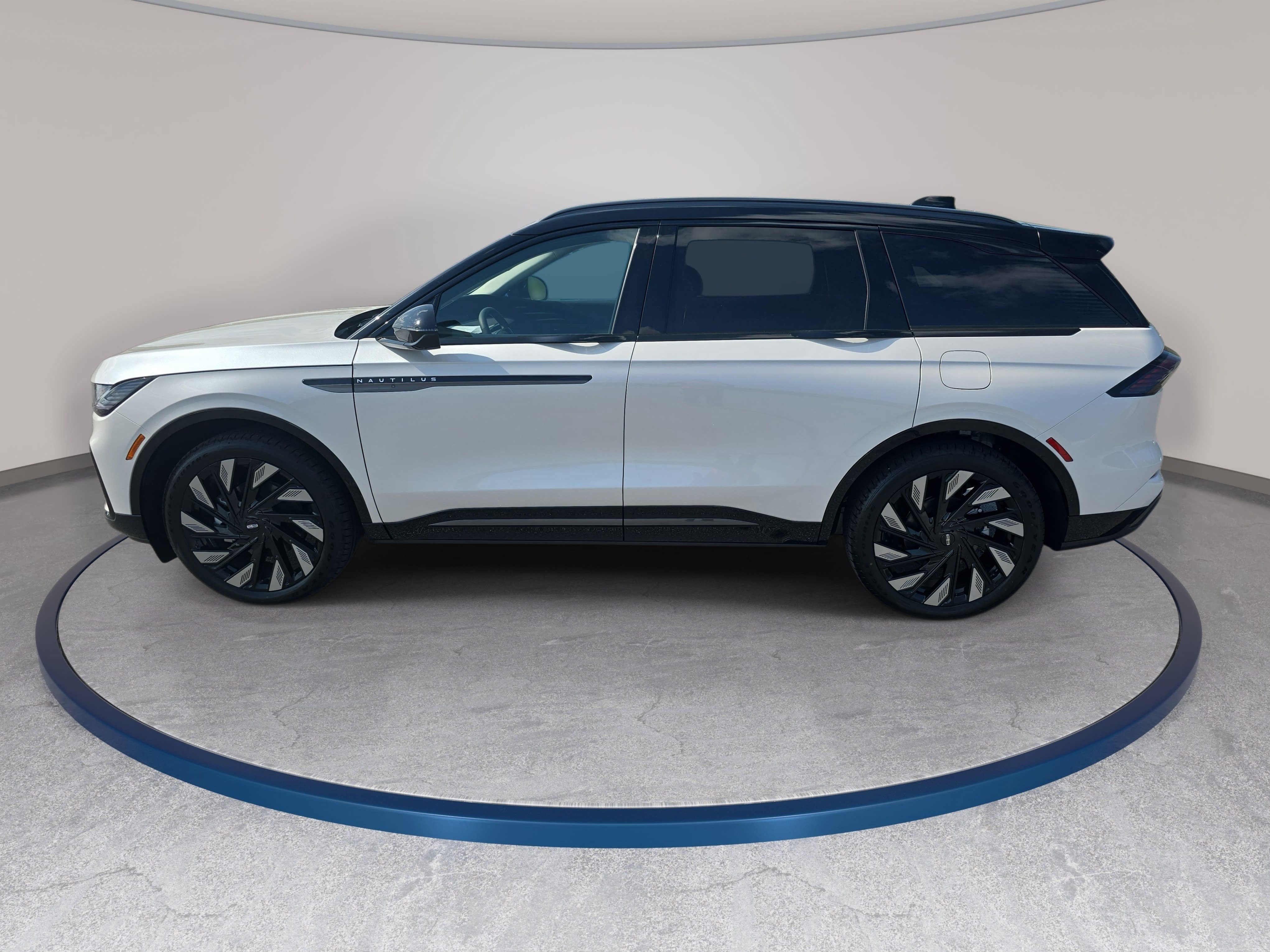 New 2026 Lincoln Nautilus Reserve w/ Jet Appearance Package AWD/4WD image 8