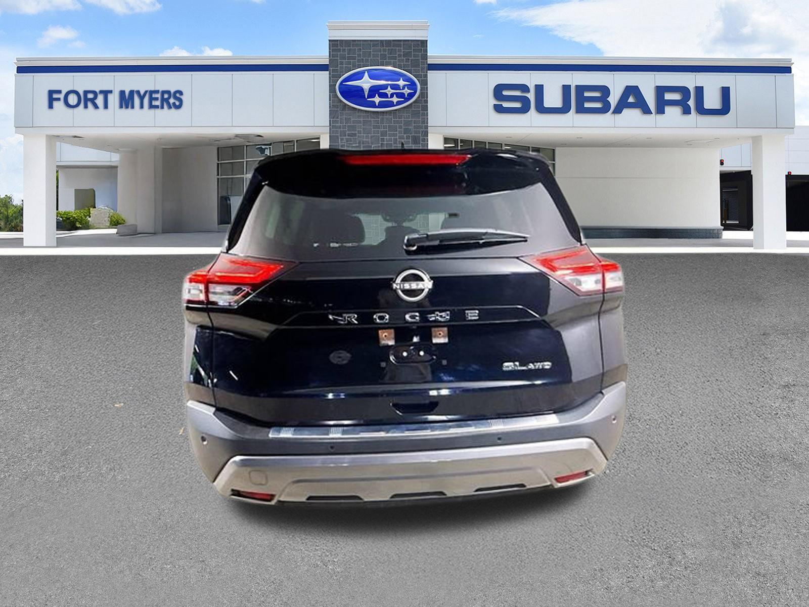 Used 2023 Nissan Rogue SL AWD/4WD image 28
