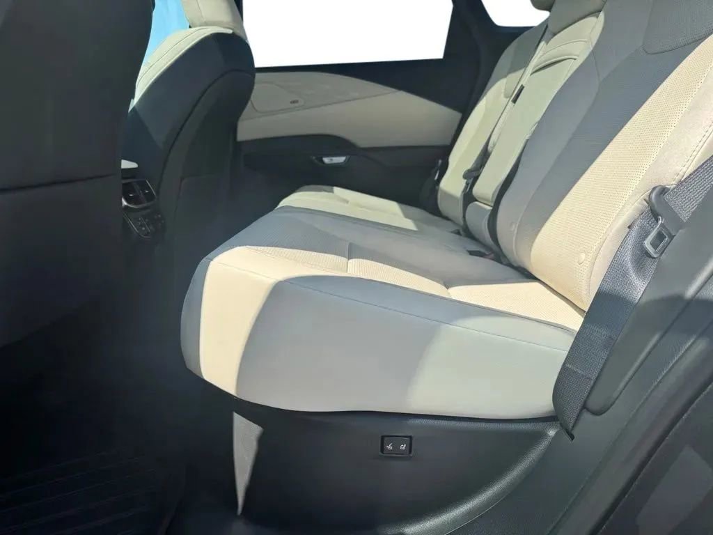 Used 2024 Lexus RX 350 AWD w/ Convenience Package image 18