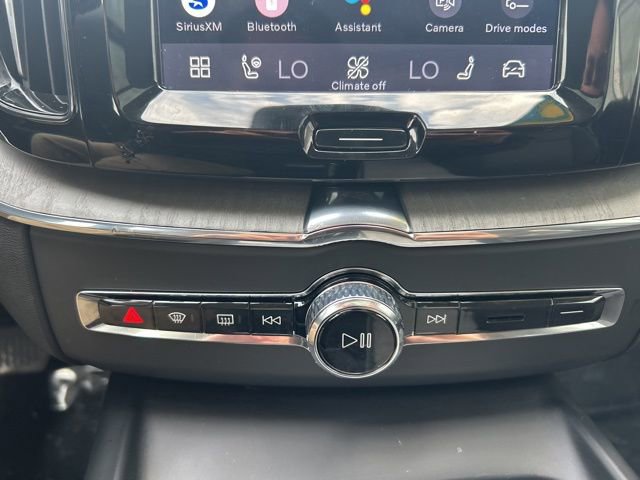 Certified 2025 Volvo XC60 B5 Plus image 25