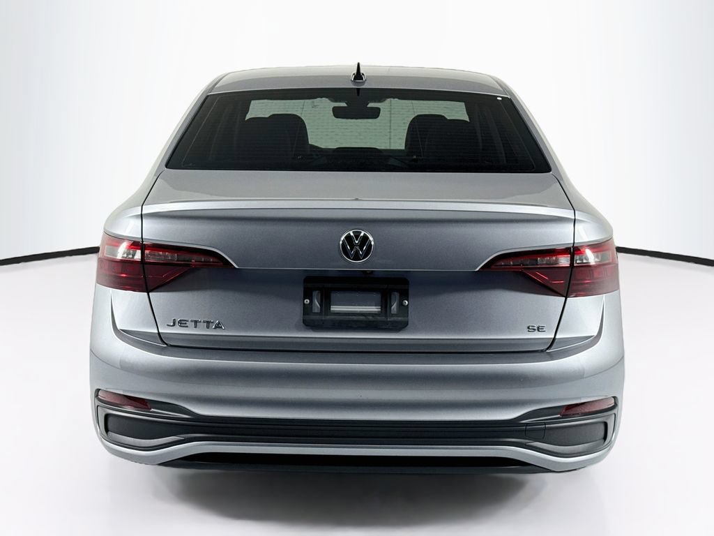 Used 2024 Volkswagen Jetta SE w/ Panoramic Sunroof Package FWD image 6