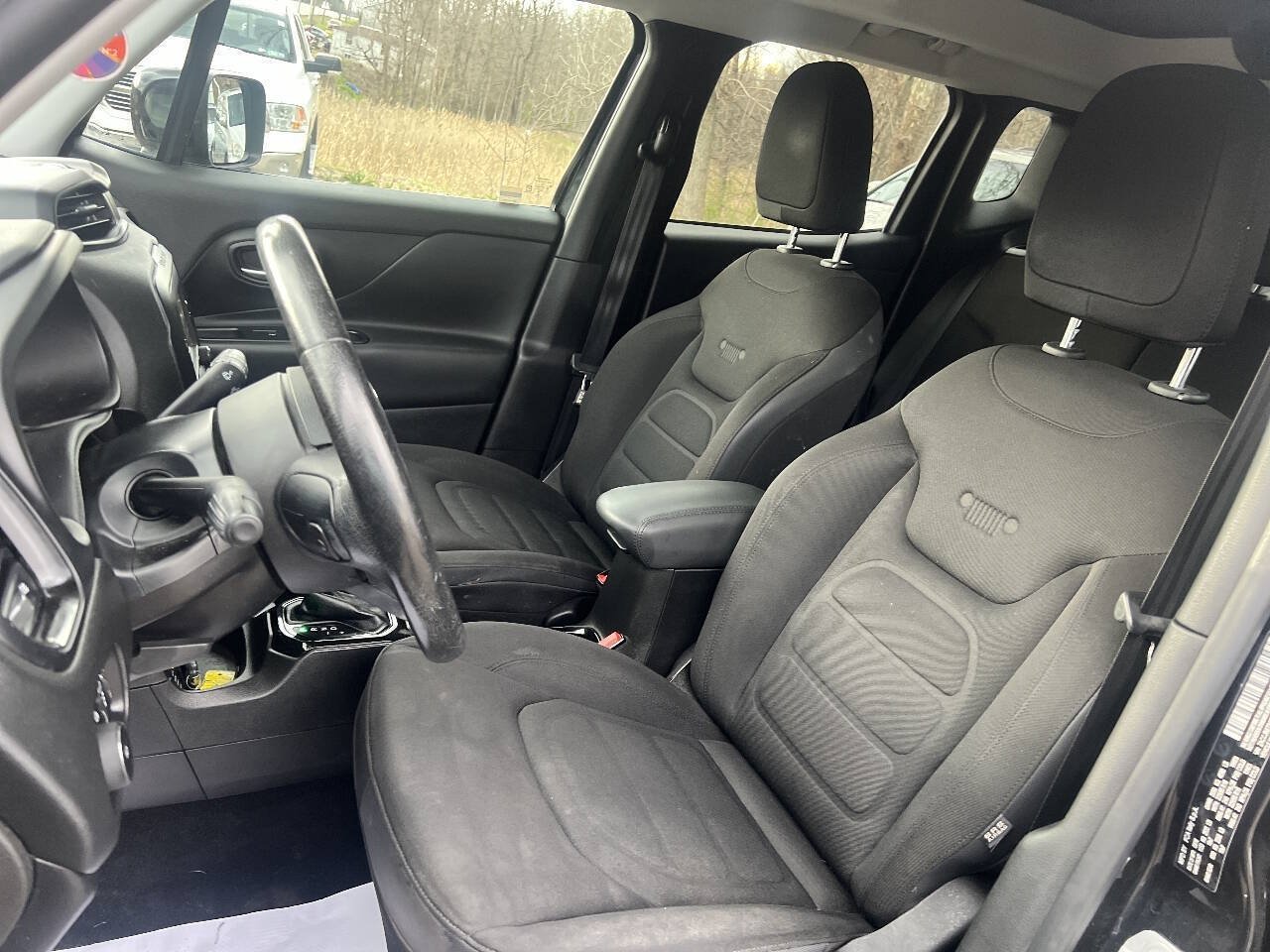 Used 2016 Jeep Renegade Latitude AWD/4WD image 11