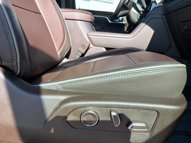 Used 2024 GMC Sierra 2500 Denali w/ Denali Reserve Package AWD/4WD image 52