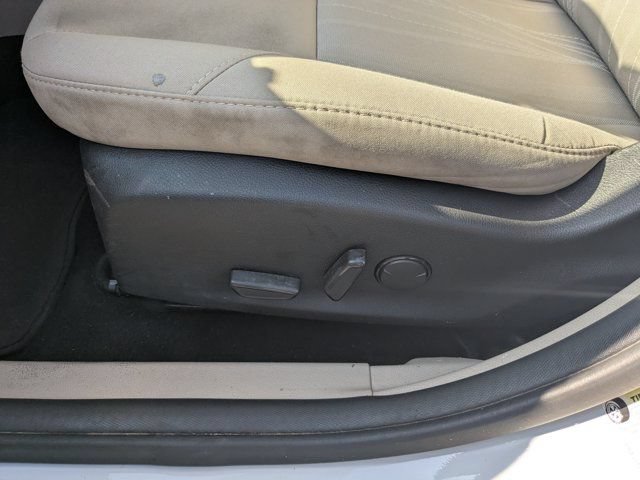 Used 2016 Ford Focus SE w/ SE Sport Package FWD image 20