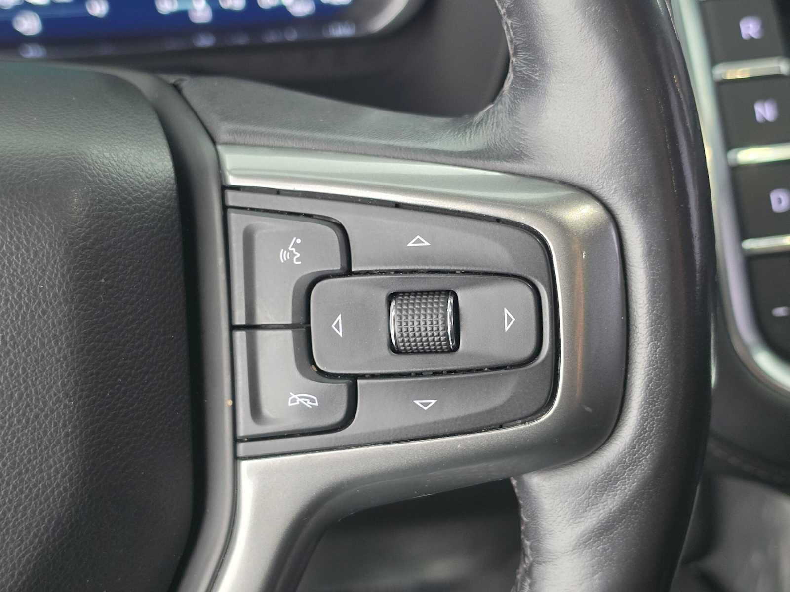 Used 2022 Chevrolet Tahoe Z71 w/ Z71 Off-Road Package AWD/4WD image 33
