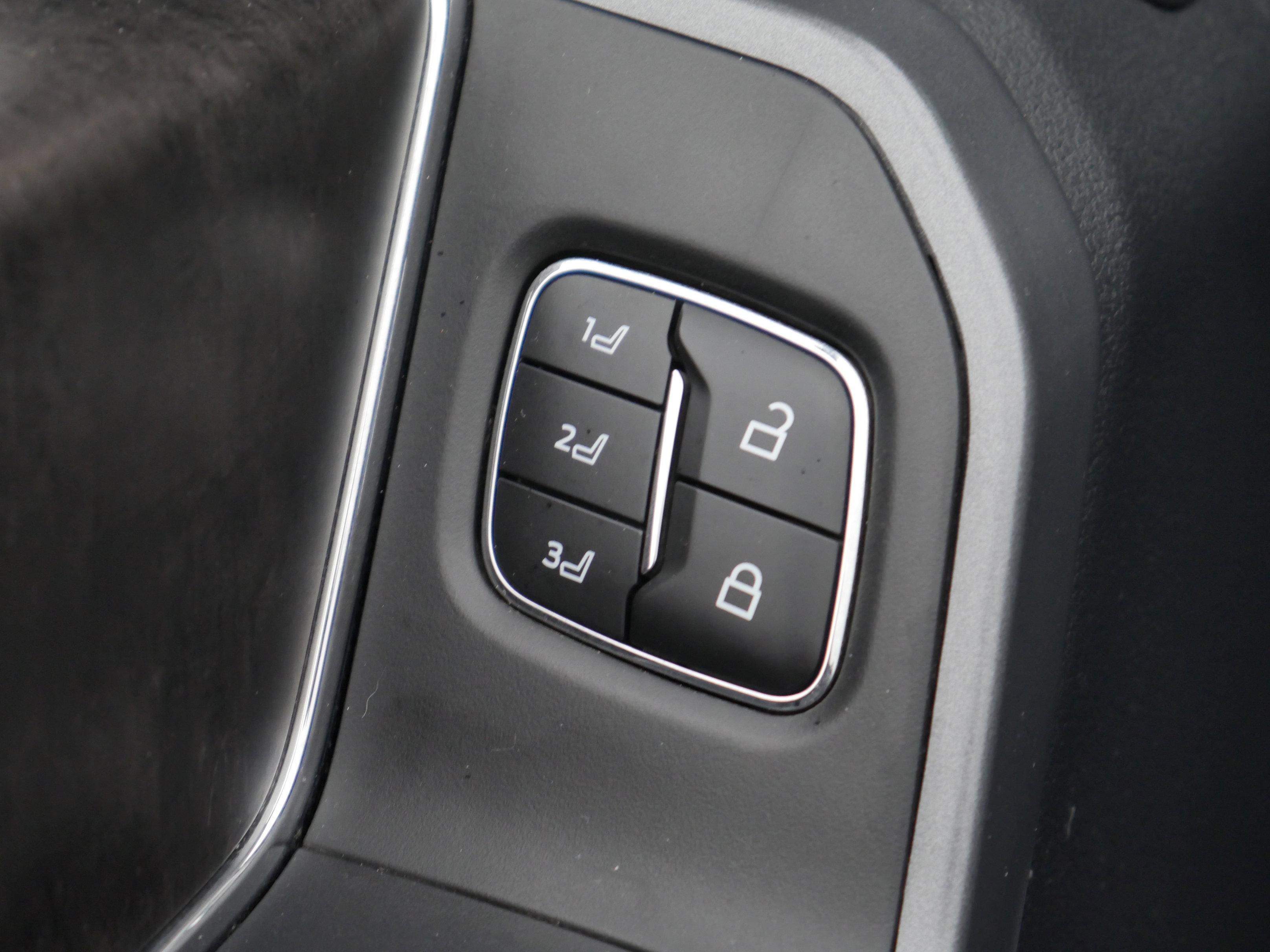 Certified 2023 Ford F350 Lariat w/ Black Appearance Package image 42