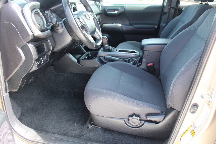 Certified 2019 Toyota Tacoma TRD Off-Road w/ Technology Package image 13