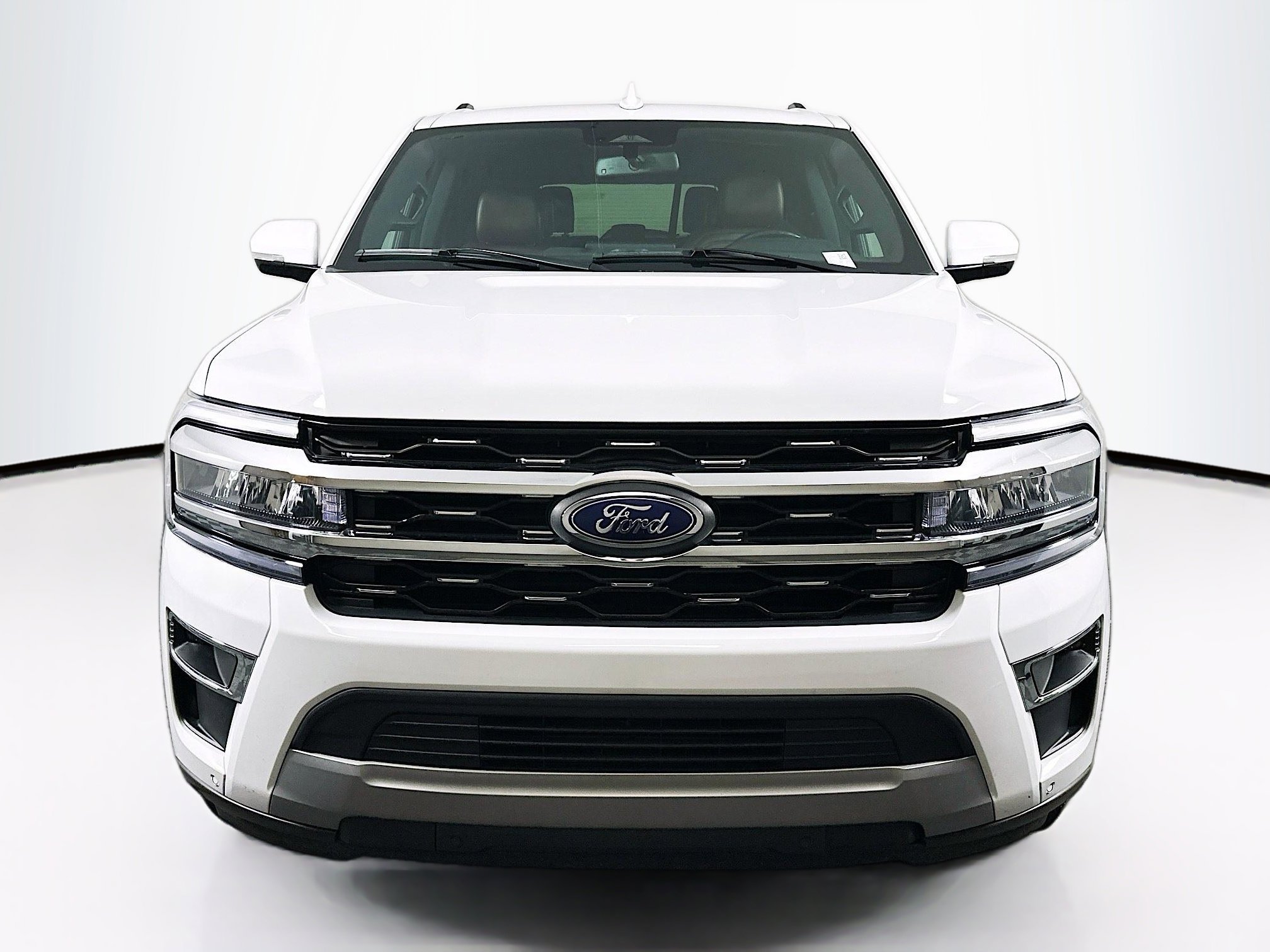 Used 2024 Ford Expedition Limited image 2