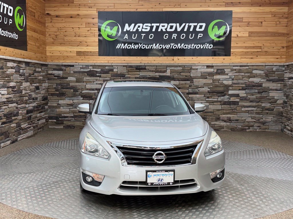 Used 2015 Nissan Altima 2.5 SV w/ Convenience Package FWD image 4