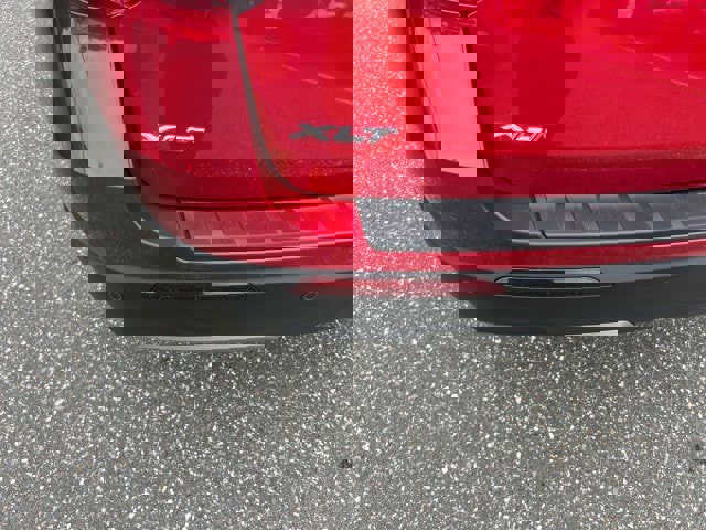 Certified 2022 Ford Explorer XLT w/ Equipment Group 202A image 24