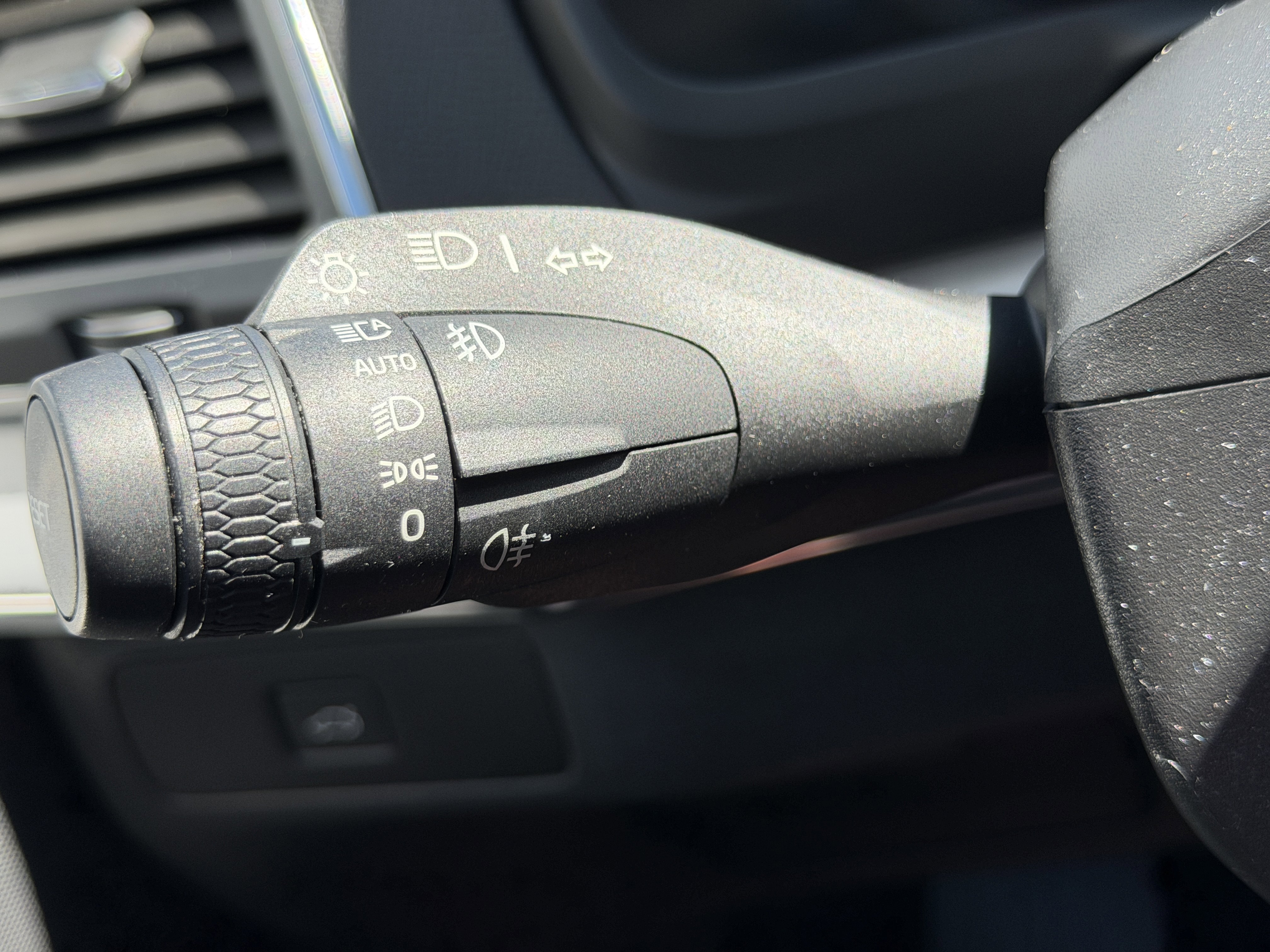 Certified 2023 Volvo XC90 B5 Core w/ Protection Package Premier image 25