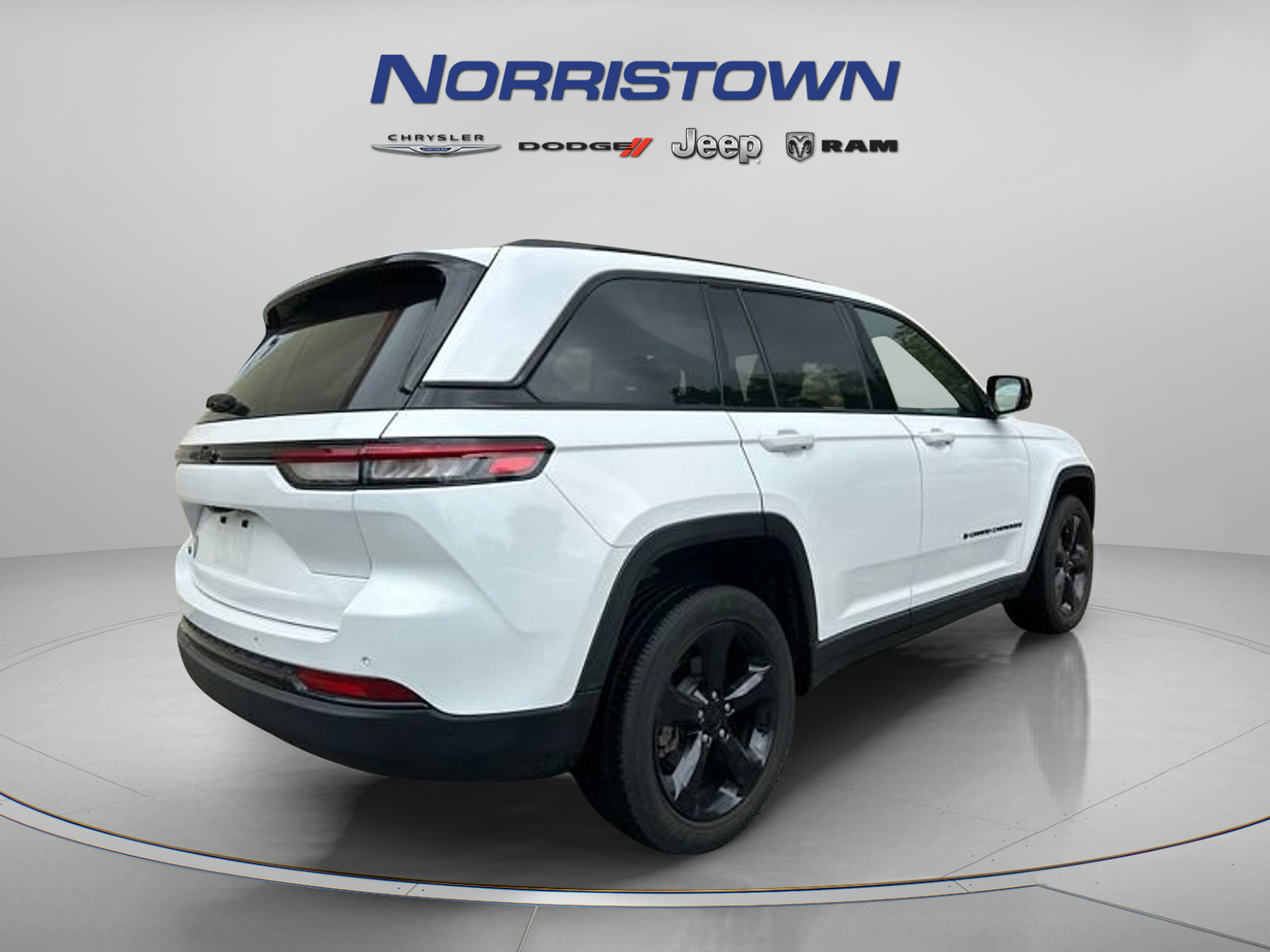 Certified 2023 Jeep Grand Cherokee Altitude AWD/4WD image 7
