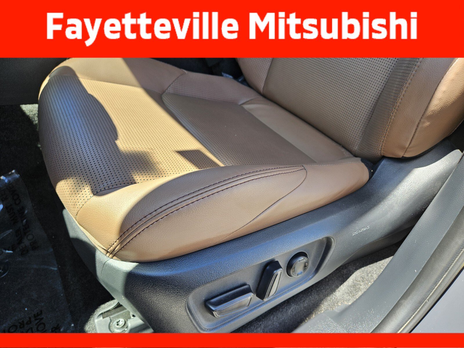 Used 2025 Toyota 4Runner Limited AWD/4WD image 8