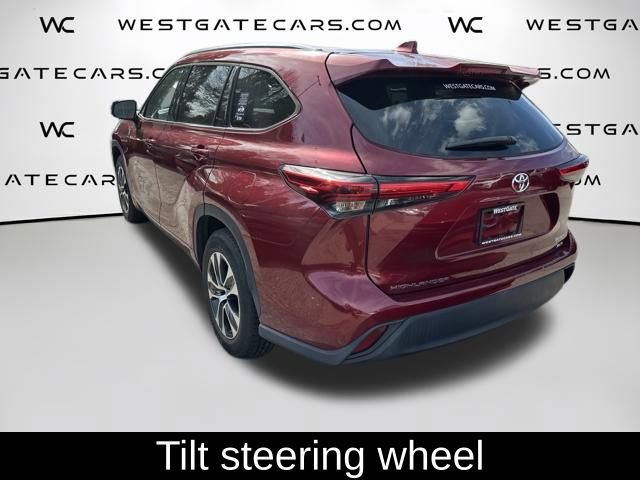Used 2021 Toyota Highlander XLE FWD image 21