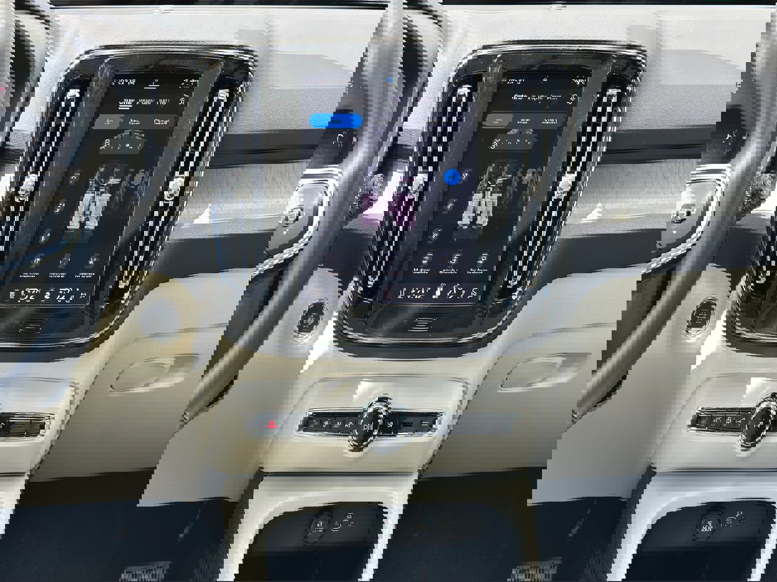 New 2026 Volvo XC40 B5 Plus w/ Protection Package Premier image 12