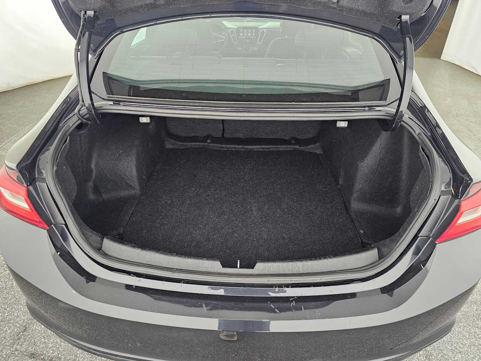 Used 2023 Chevrolet Malibu LT FWD image 16