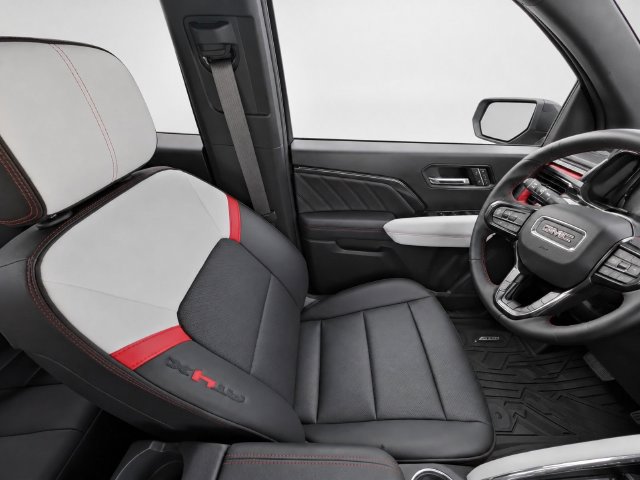 Used 2023 GMC Canyon AT4X AWD/4WD image 15