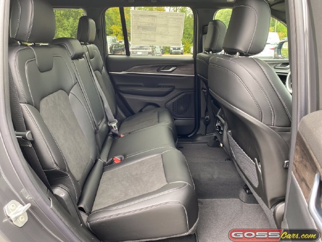 New 2026 Jeep Grand Cherokee Altitude AWD/4WD image 7