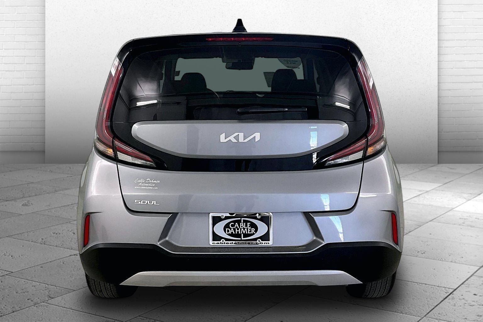Used 2025 Kia Soul LX FWD image 6