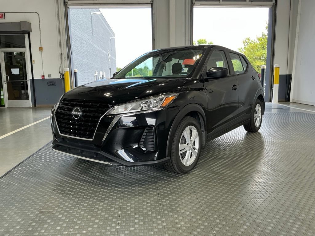 Used 2024 Nissan Kicks S FWD image 2