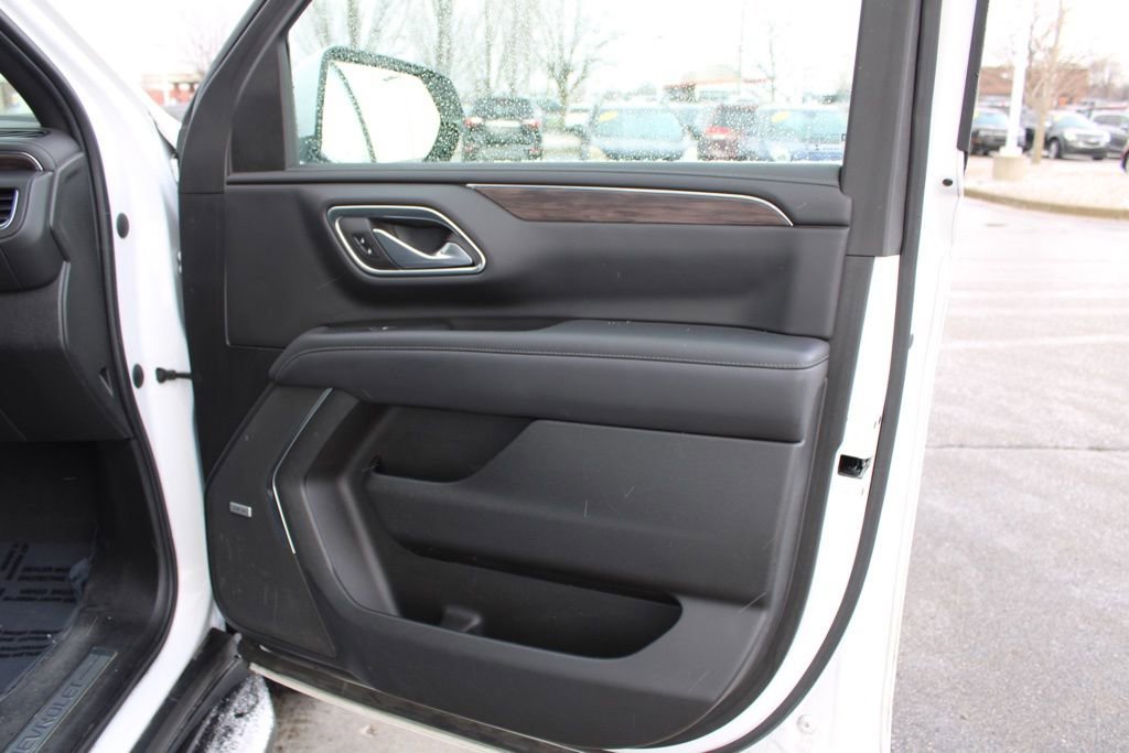 Used 2021 Chevrolet Suburban LT image 22