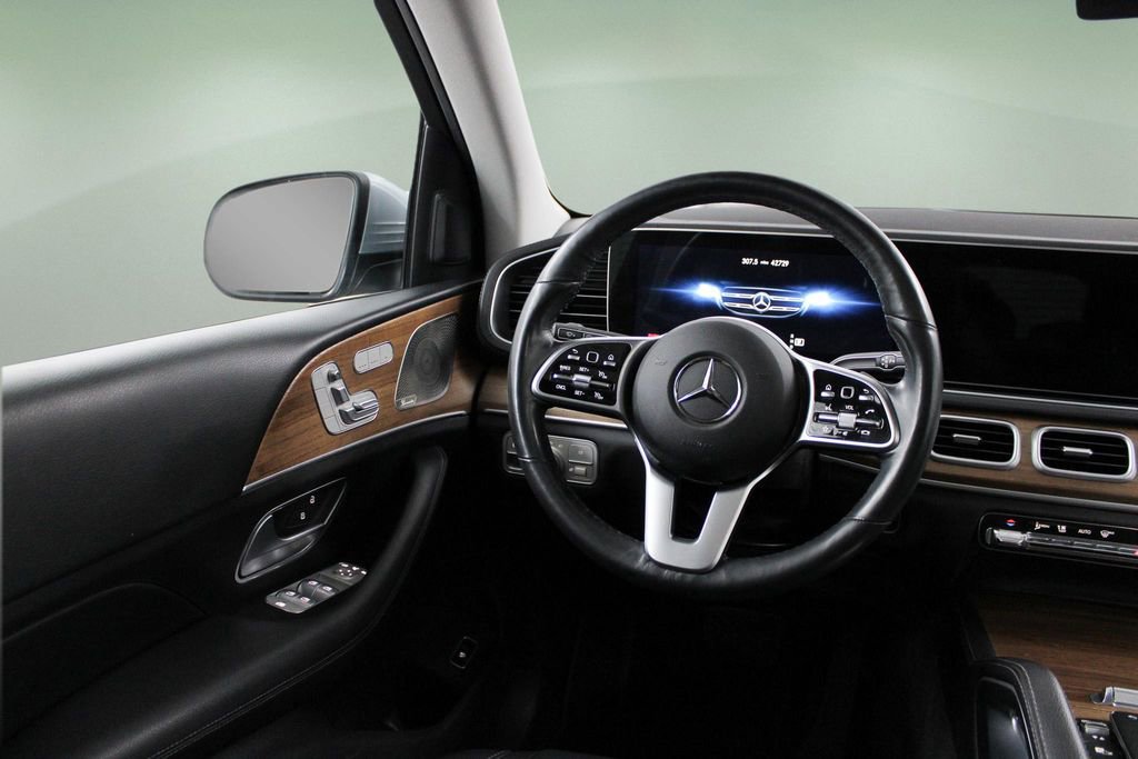 Used 2023 Mercedes-Benz GLS 450 4MATIC image 27