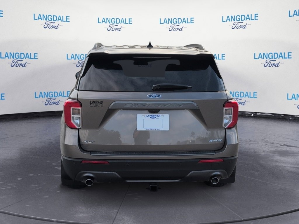 Used 2021 Ford Explorer XLT w/ Equipment Group 202A image 8