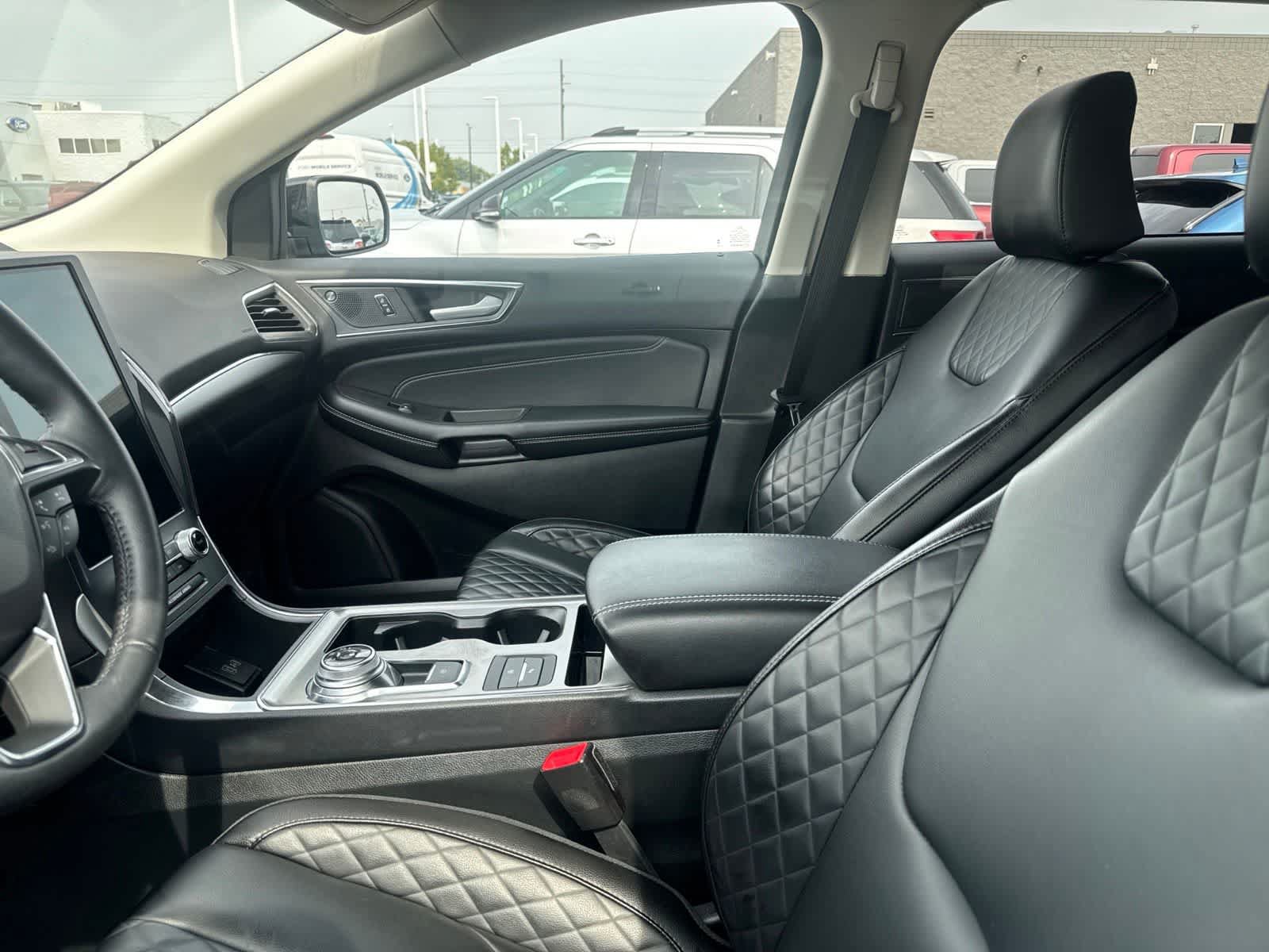 Used 2024 Ford Edge Titanium AWD/4WD image 31