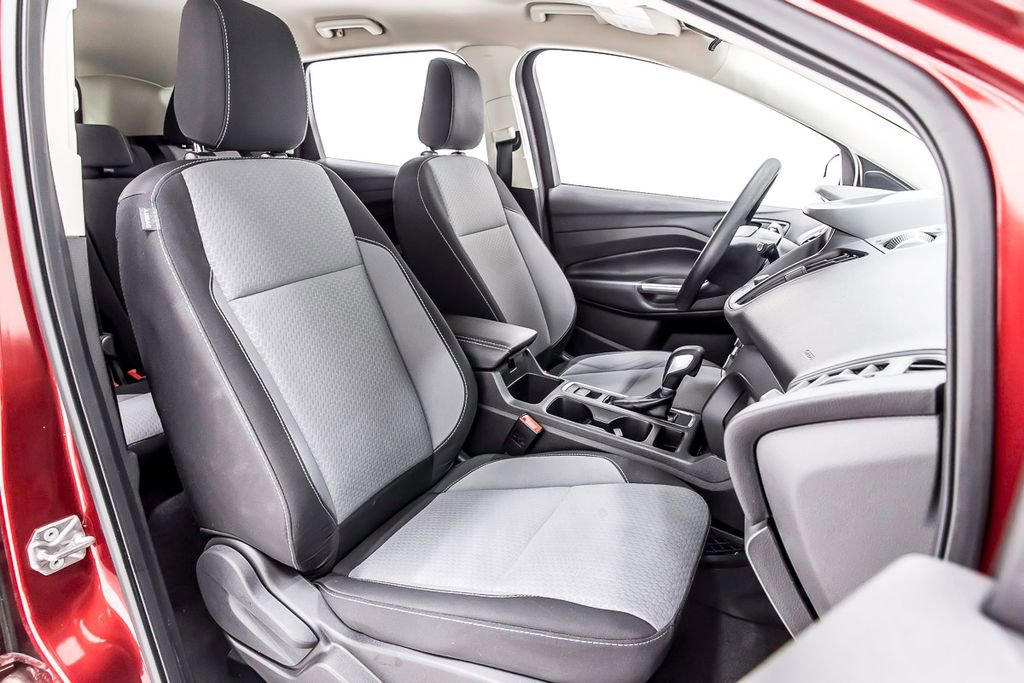 Used 2019 Ford Escape SE image 32