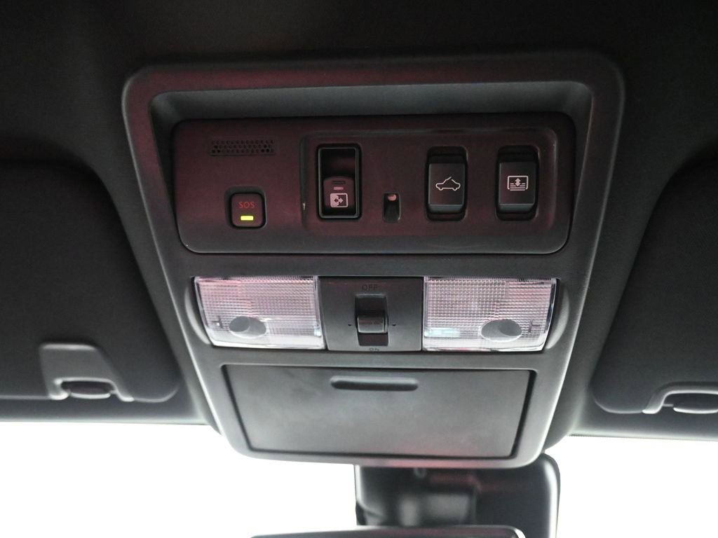 Used 2023 Nissan Titan PRO-4X w/ Pro-4x Convenience Package image 30