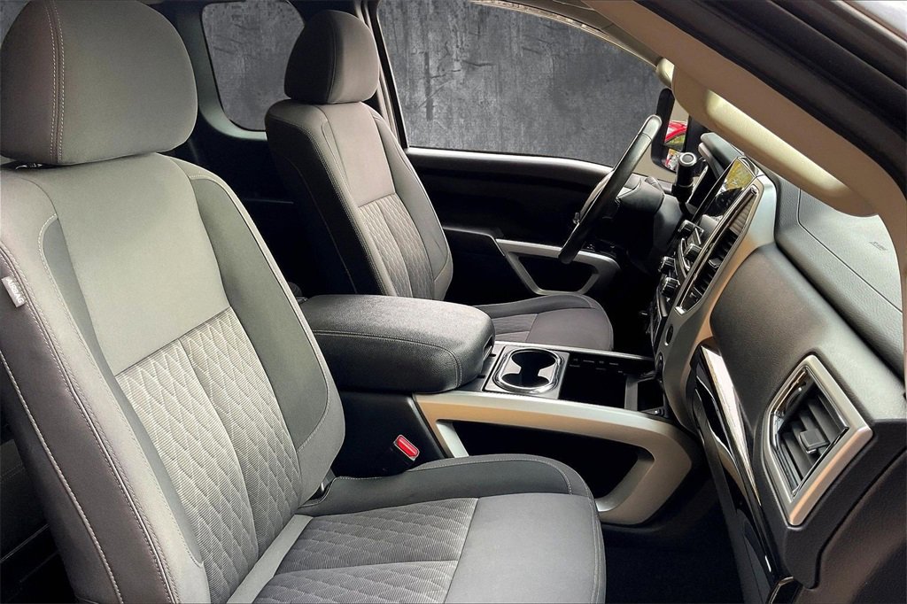 Used 2020 Nissan Titan SV w/ SV Convenience Package image 23