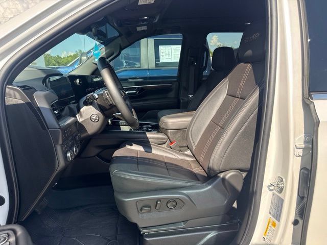 Used 2025 Chevrolet Suburban High Country AWD/4WD image 24