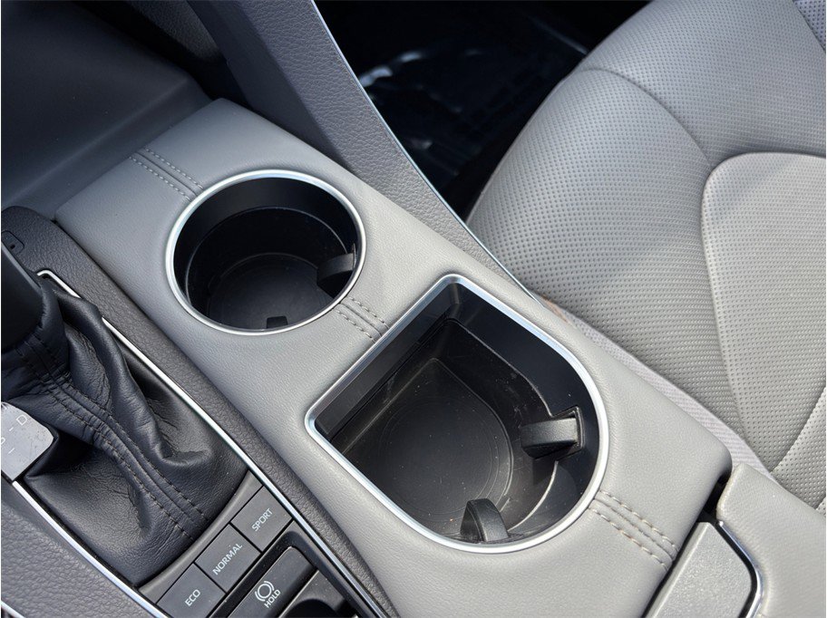 Used 2020 Toyota Avalon XSE FWD image 34