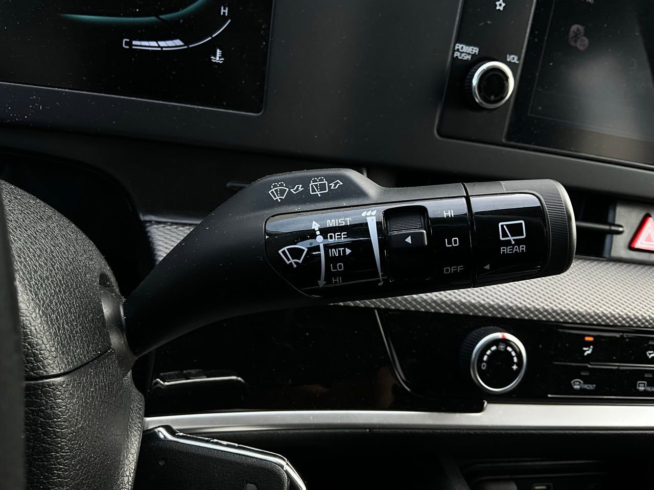 Used 2025 Kia Sportage LX image 34