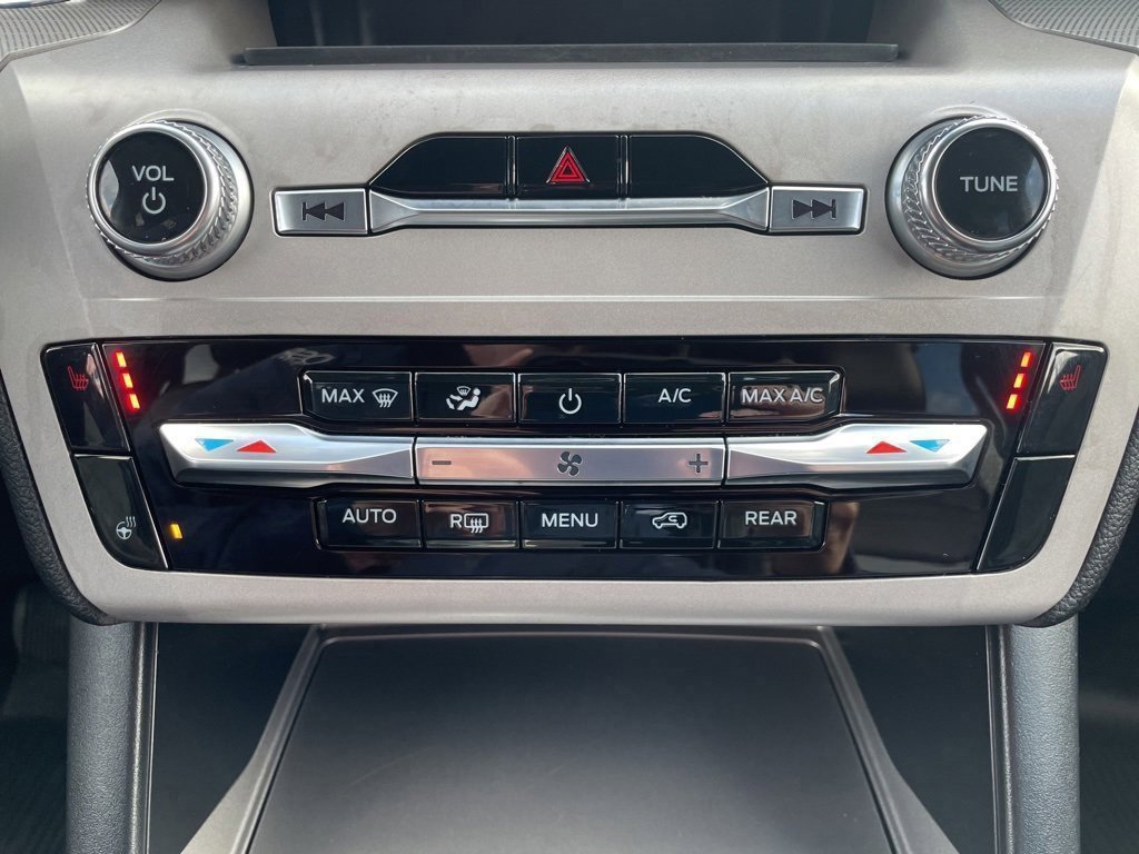 Used 2023 Ford Explorer XLT w/ Equipment Group 202A image 19