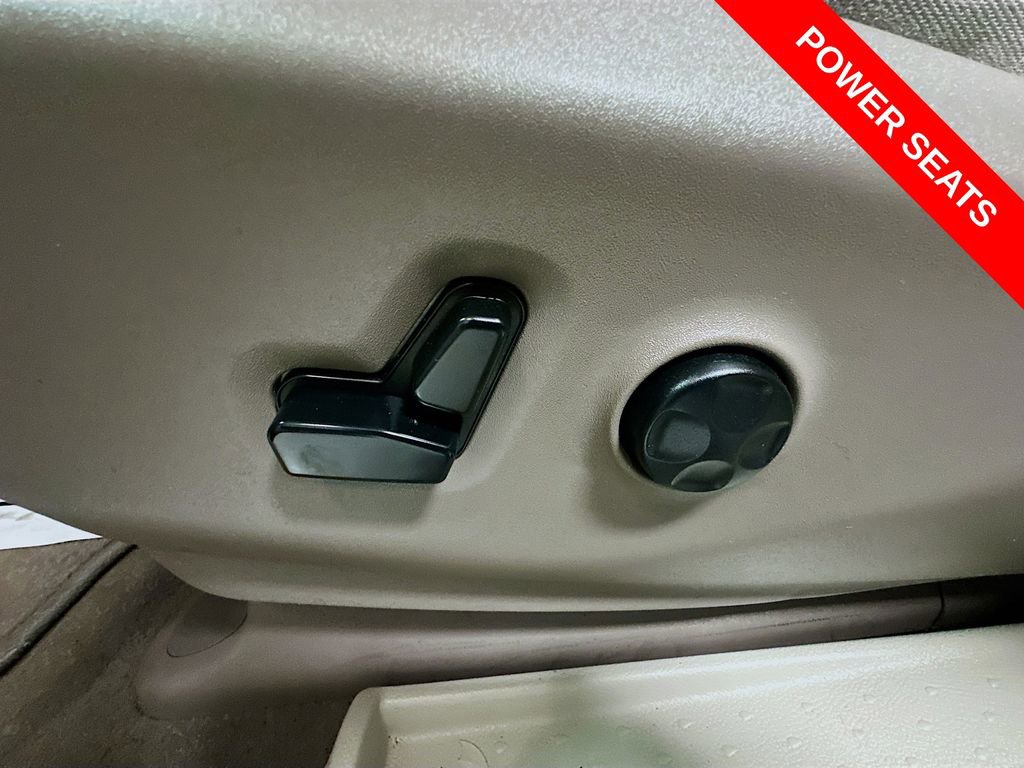 Used 2020 Chrysler Pacifica Touring image 33