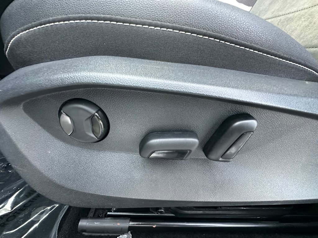 Used 2024 Volkswagen Taos SE image 10