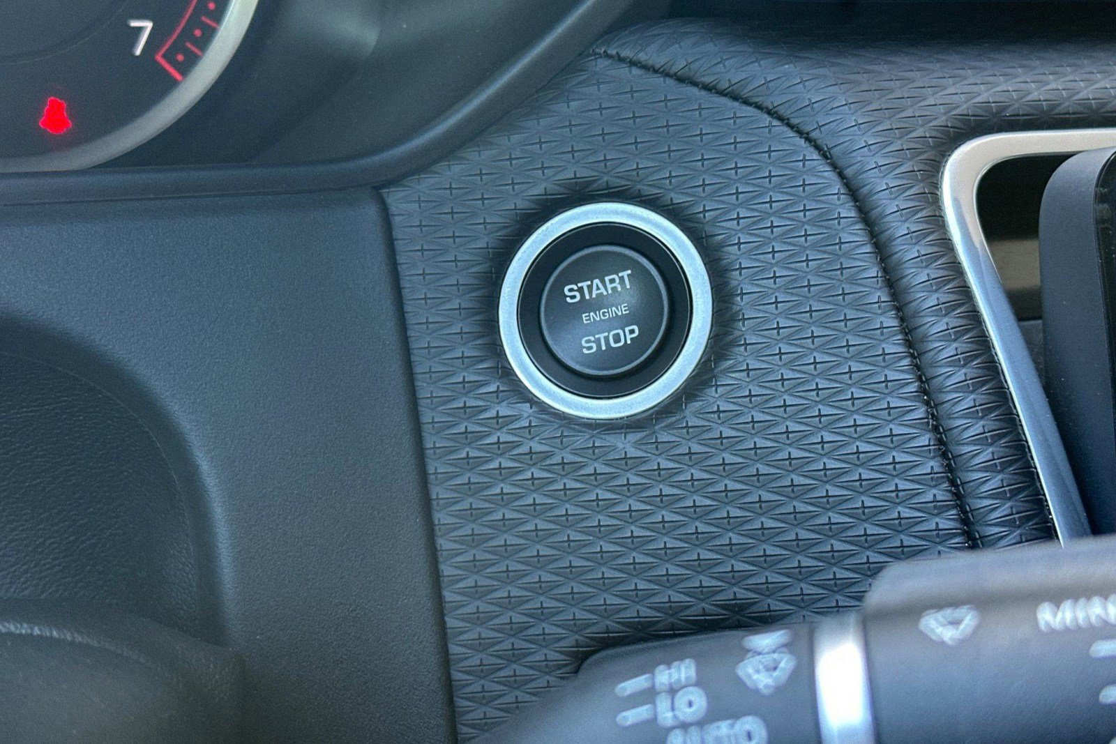 Certified 2022 Land Rover Range Rover Velar R-Dynamic S AWD/4WD image 36