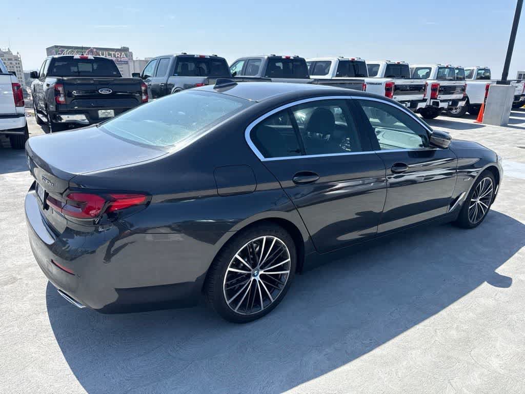 Used 2023 BMW 530e w/ Premium Package RWD image 5