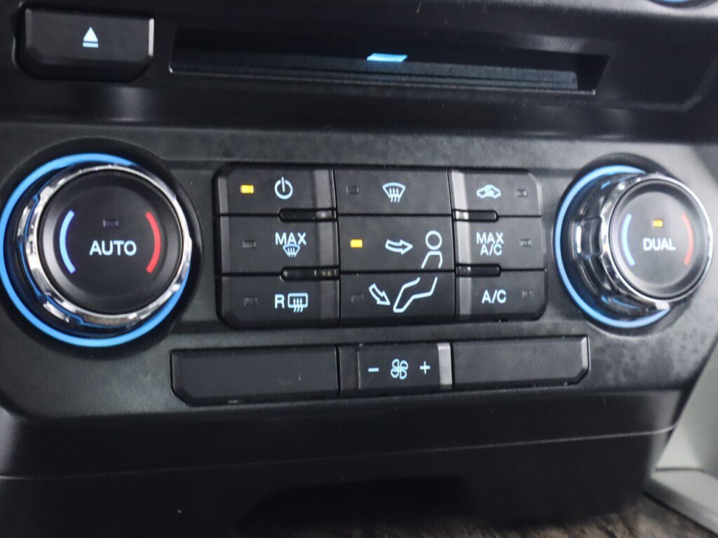 Used 2017 Ford F250 Lariat w/ FX4 Off-Road Package image 28