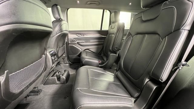 Used 2022 Jeep Grand Cherokee L Limited image 17