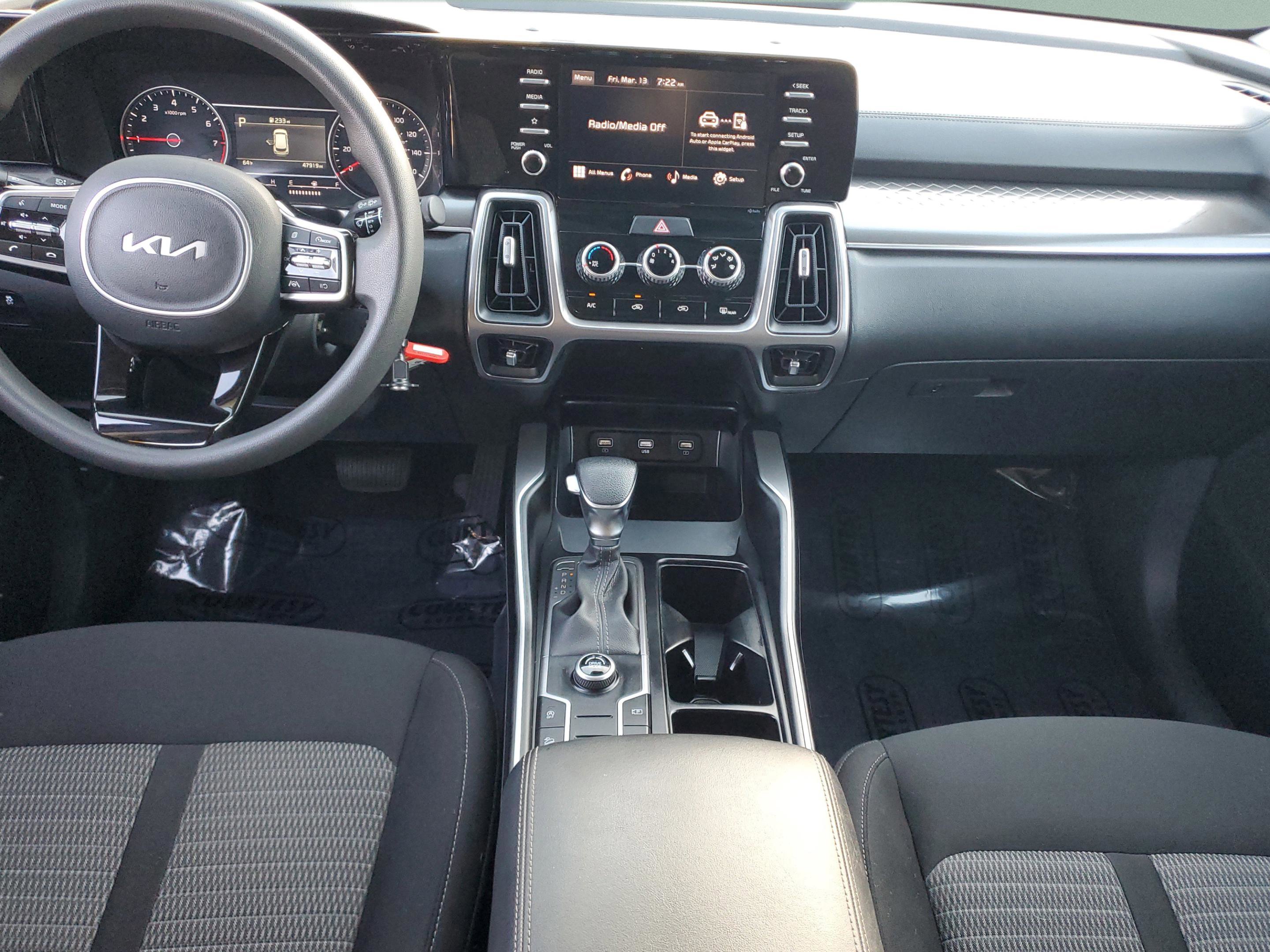 Certified 2023 Kia Sorento LX image 14