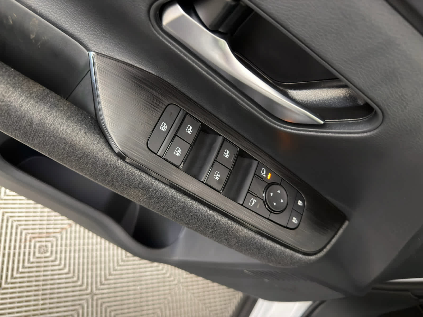 New 2026 Nissan Kicks SV w/ SV Premium Package FWD image 23